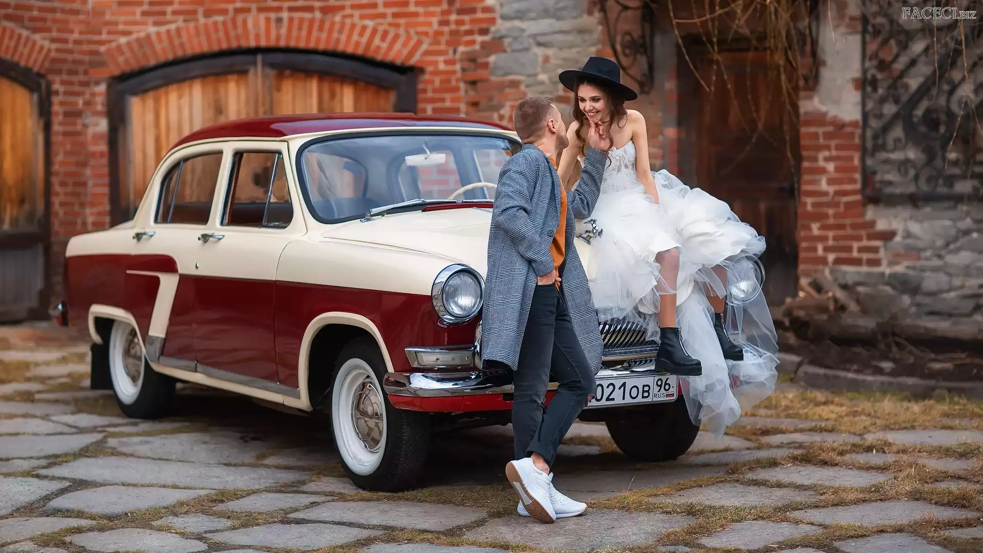 Kapelusz, Samochód, Mężczyzna, Kobieta, Zabytkowy, Adidasy, Sukiena, Biała, Płaszcz